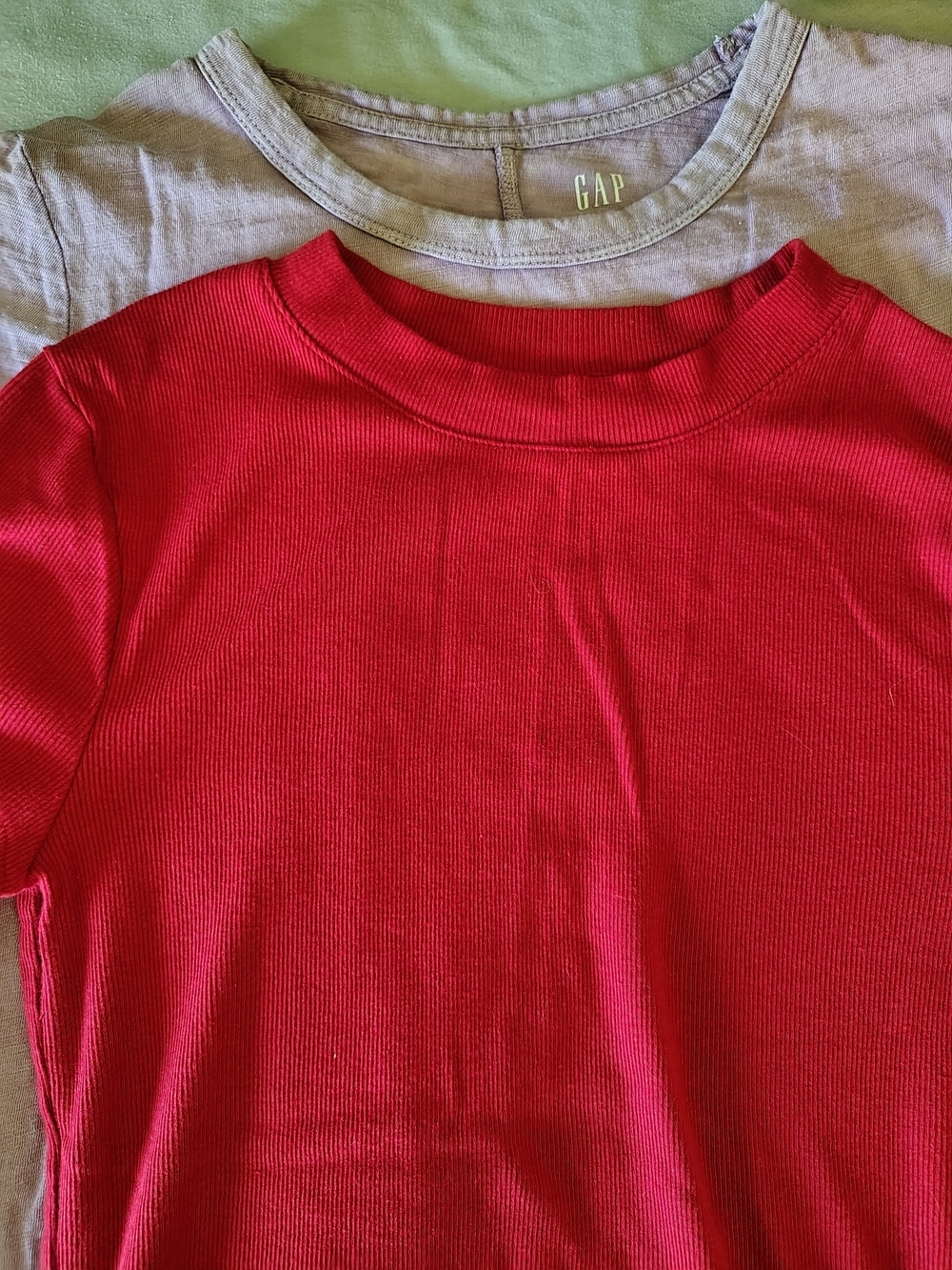GAP & A New Day 2-Pack T-Shirts Red & Lavender Short Sleeve Tees Women Small